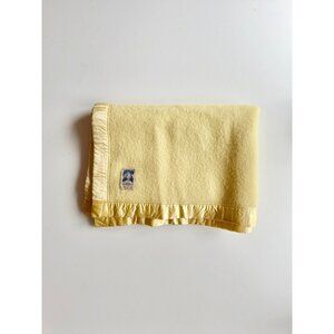Vintage KENWOOD Butter Yellow 100% Virgin Wool Satin 47" x 35" Throw Blanket